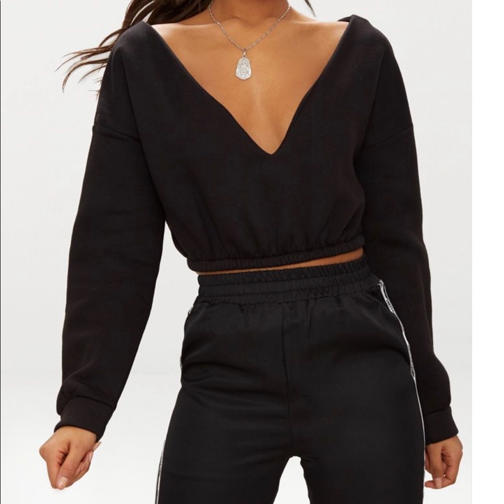 Pretty Little Thing Black Crop Sweater